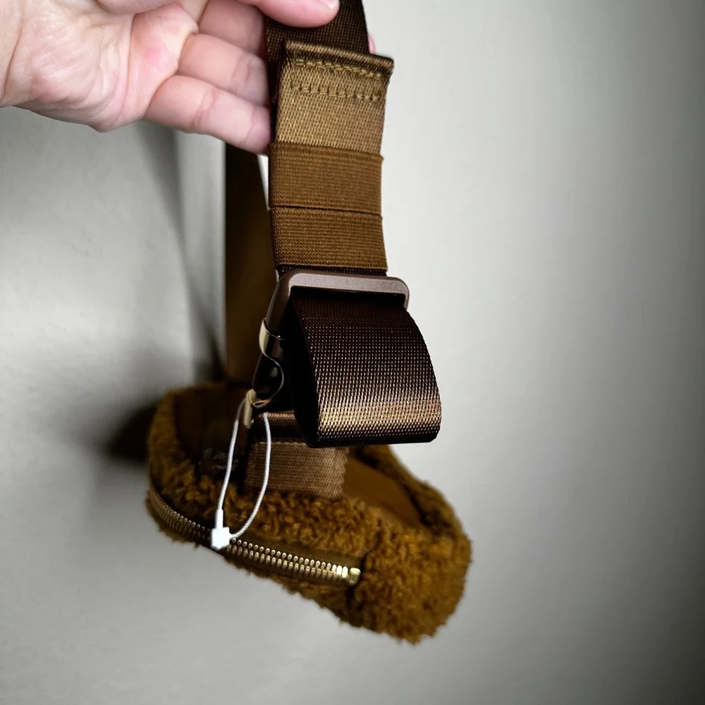 Lululemon Everywhere Belt Bag 1L Fleece Burnt Caramel Brown Sherpa LU9B18S